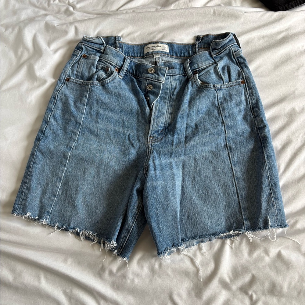 Abercrombie Curve Love Women’s High Rise 7” Dad Shorts - Picture 1 of 2